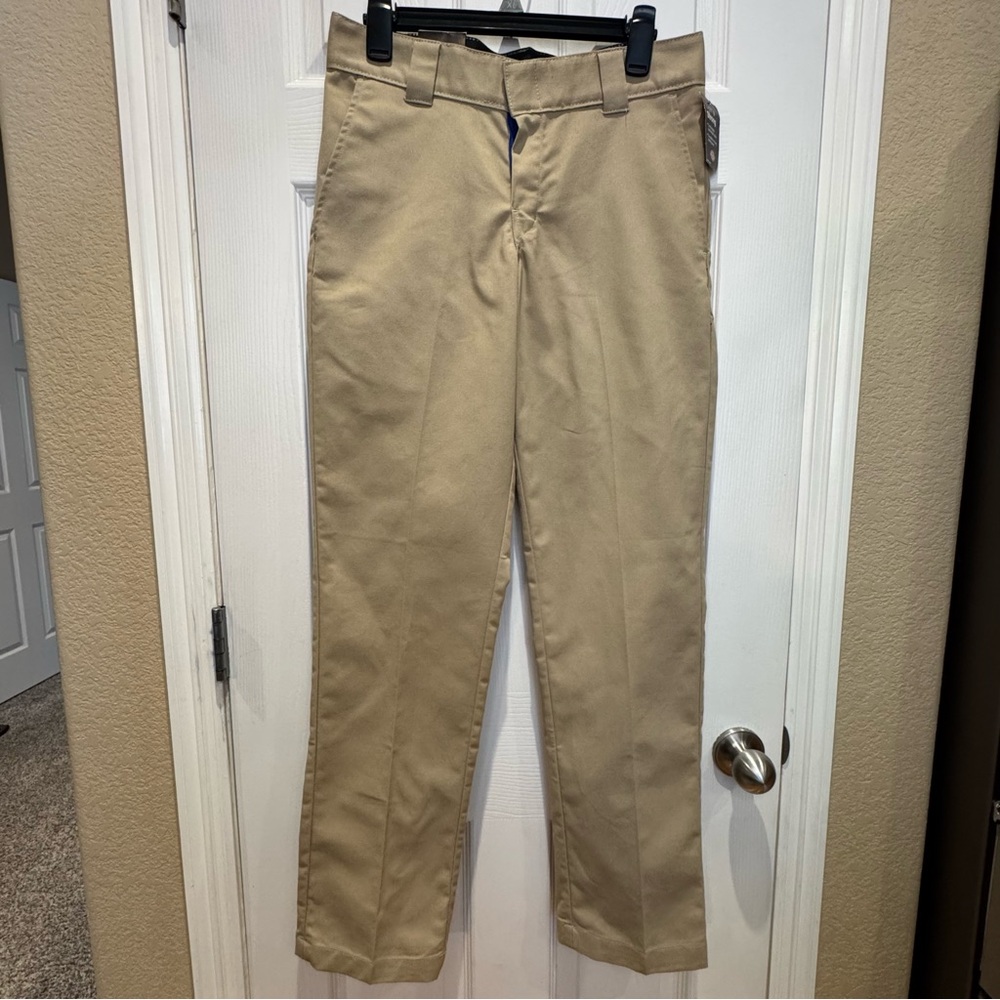 NEW Dickies Flex Men's 30x32 Slim Fit Khaki Pant Workwear Casual - Picture 2 of 9